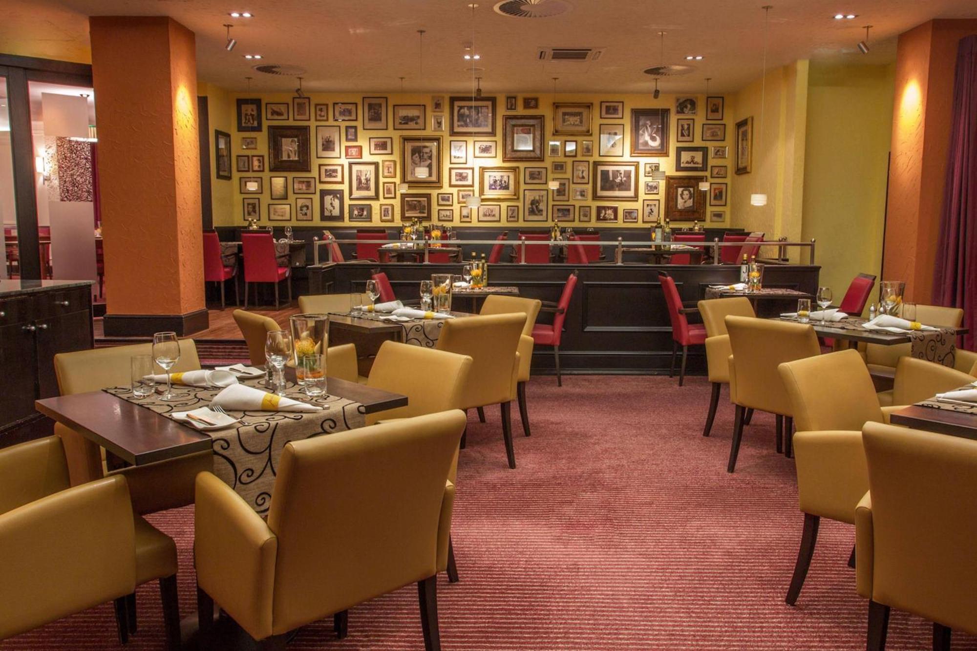 Courtyard By Marriott Duesseldorf Seestern — Photos 2